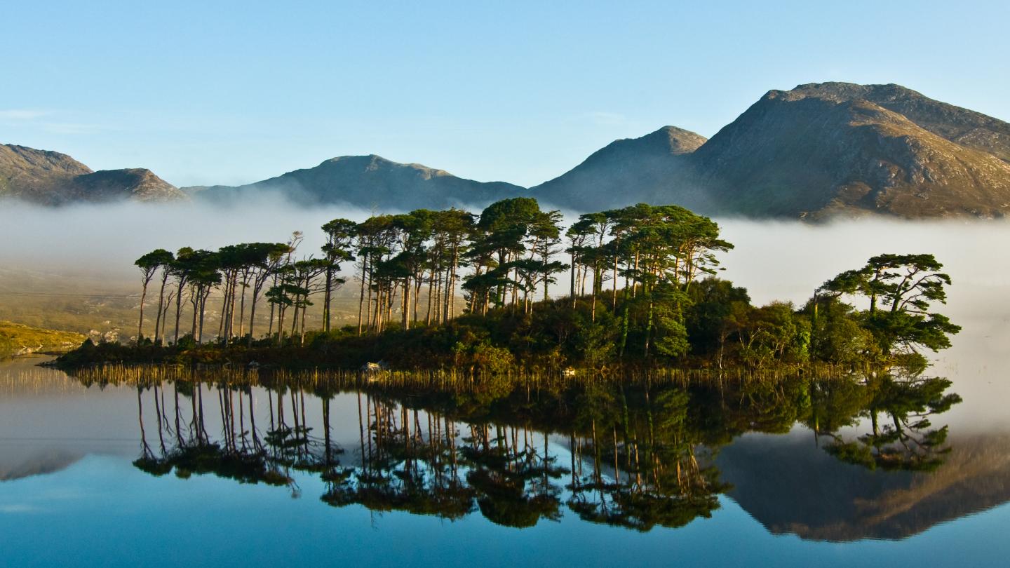 Ireland Bay Coast - Derryclare Lake, Connemara Incentive